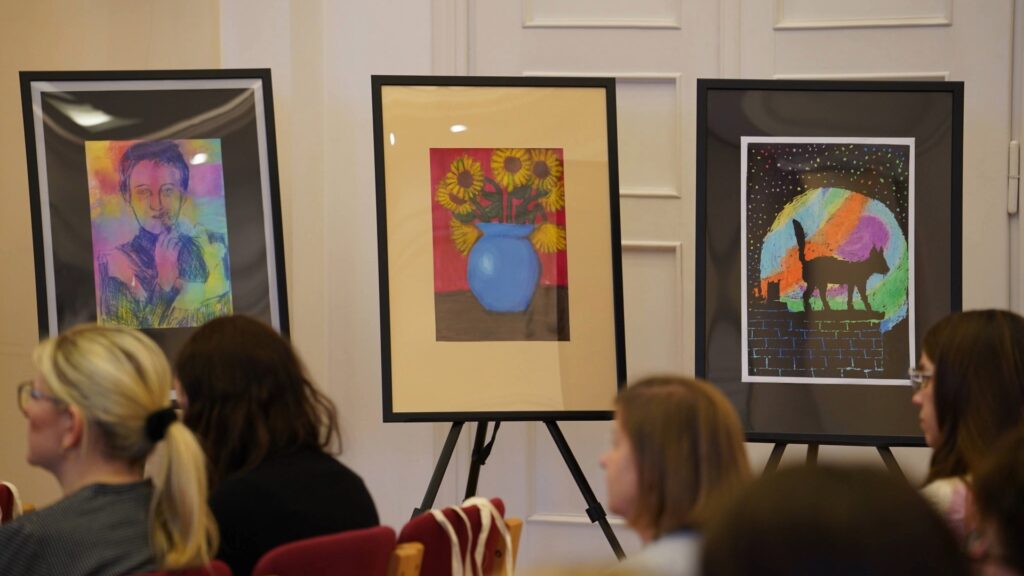 Wystawa prac dzieci z niepełnosprawnością z Podstawowej Szkoły Specjalnej nr 147 w Warszawie