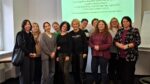 Prowadząca dr Maria Weker z grupą uczestniczek szkolenia