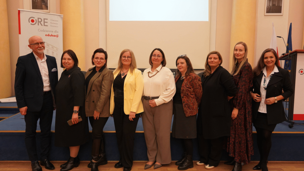 Dyrekcja Ośrodka Rozwoju Edukacji i członkowie zespołu Wydziału Polityki Oświatowej i Współpracy