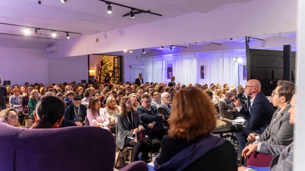 Dyrektor ORE Andrzej Suchenek podczas debaty plenarnej o reformie edukacji, fot. https://www.gov.pl/web/edukacja/