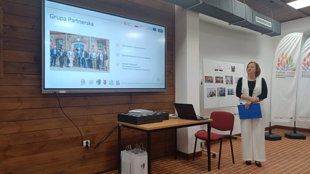 Wystąpienie Joanny Górzyńskiej – nauczyciela Zespołu Szkół im. Emilii Sukertowej-Biedrawiny w Malinowie, eksperta EVET, powiatowego koordynatora ds. doradztwa zawodowego