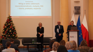 Oficjalne otwarcie seminarium; od prawej: wicedyrektor ORE Marzenna Habib, dyrektor ORE Andrzej Suchenek, kierownik WEW Katarzyna Nowakowska