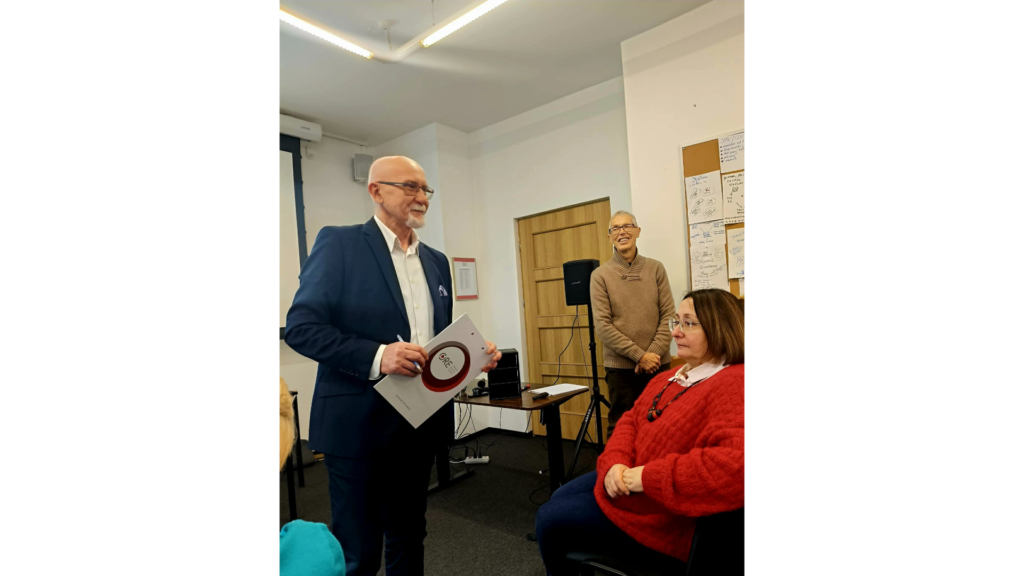 Dyrektor ORE Andrzej Suchenek, wicedyrektor ORE Małgorzata Szeja i kierownik formy doskonalenia Jacek Strzemieczny podczas szkolenia ADORE