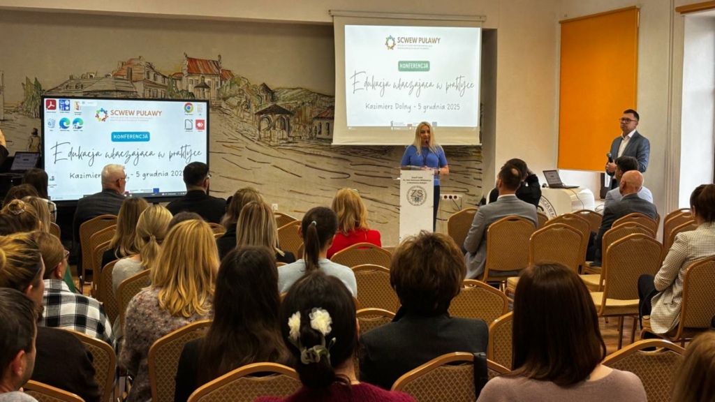 Starosta puławski Teresa Gutowska podczas konferencji SCWEW w Puławach