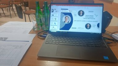 Slajd tytułowy szkolenia „Twoja pasja – Twój zawód – Twoja przyszłość. Jak wspierać uczniów w wyborze kariery?”