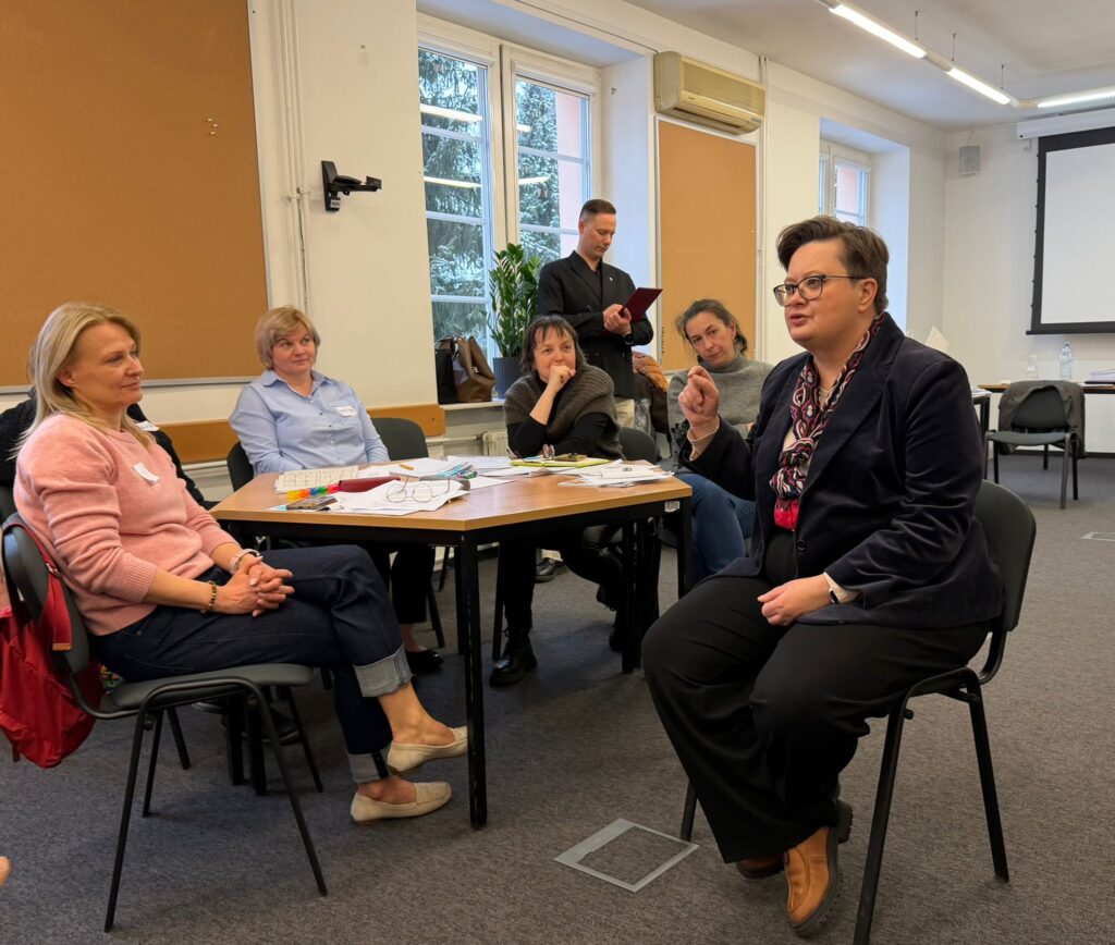 Wiceminister edukacji Katarzyna Lubnauer i uczestnicy szkolenia