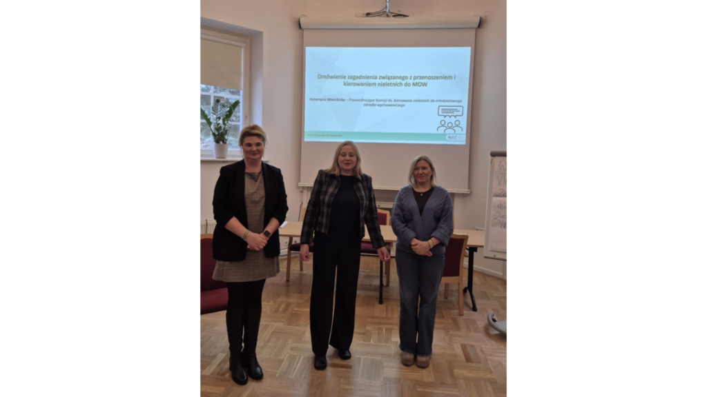 Od lewej: kierownik WRS Marta Paluch, wicedyrektor ORE Marzenna Habib i przewodnicząca Komisji ds. kierowania nieletnich do MOW Katarzyna Wierzbicka