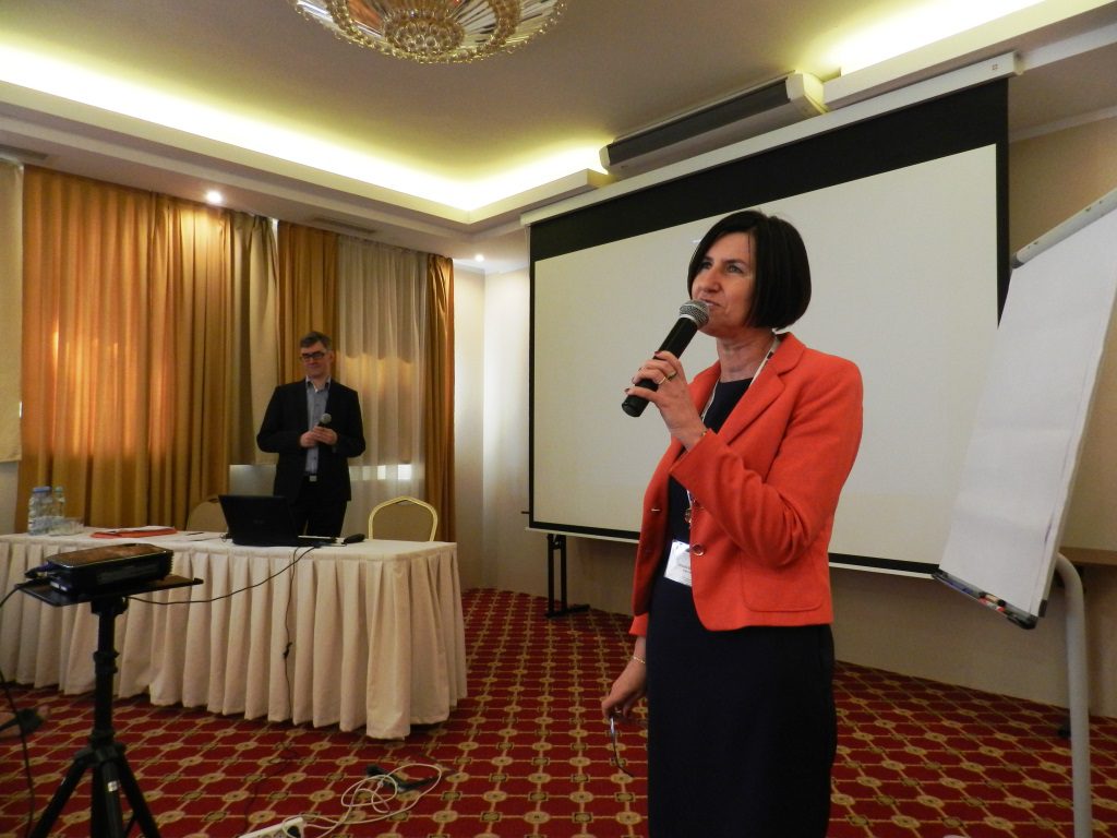 Piotr Bartosiak - p.o. Zastępcy Dyrektora Departamentu Kształcenia Zawodowego i Ustawicznego (DKZU) oraz Urszula Blicharz - Ekspert Wiodący projektu „Partnerstwo na rzecz kształcenia zawodowego. Etap 3. Edukacja zawodowa odpowiadająca potrzebom rynku”