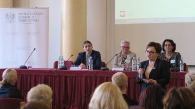 Minister Edukacji Narodowej i przedstawiciele MEN podczas sesji panelowej