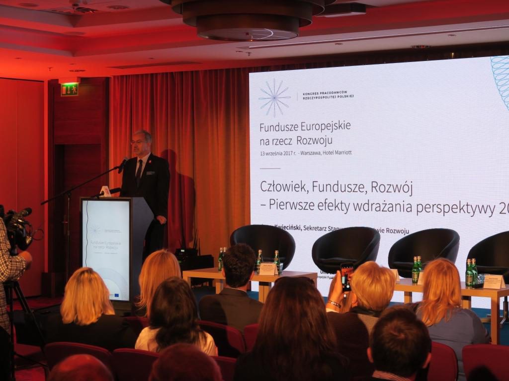 Jerzy Kwieciński Sekretarz Stanu w Ministerstwie Rozwoju przedstawia obecny poziom wykorzystania funduszy europejskich