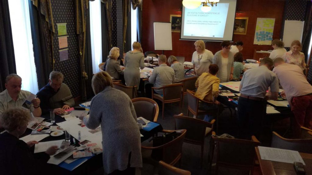 Jak ksztatować kompetencje kluczowe