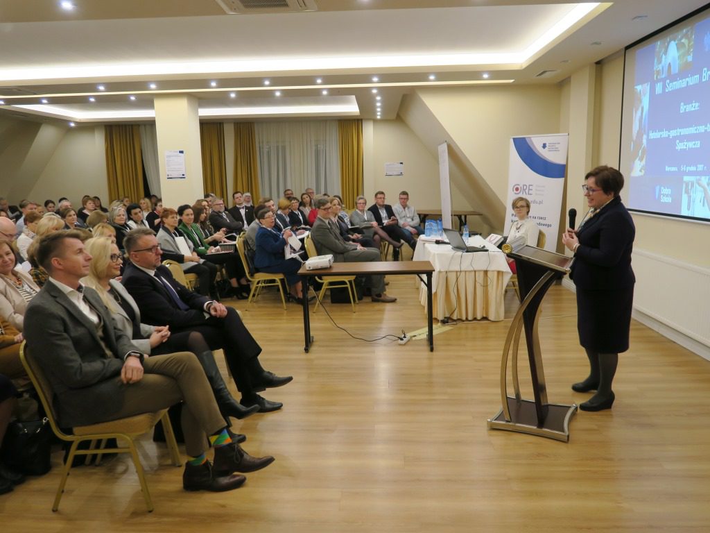 wystąpienie Urszuli Martynowicz − dyrektor Departamentu Strategii, Kwalifikacji i Kształcenia Zawodowego MEN