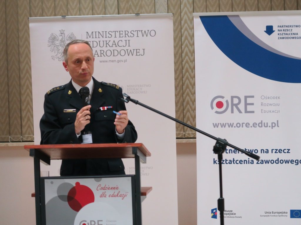 Prezentacja st. bryg. Krzysztofa Biskupa Dyrektora Biura Szkolenia w Komendzie Głównej Państwowej Straży Pożarnej