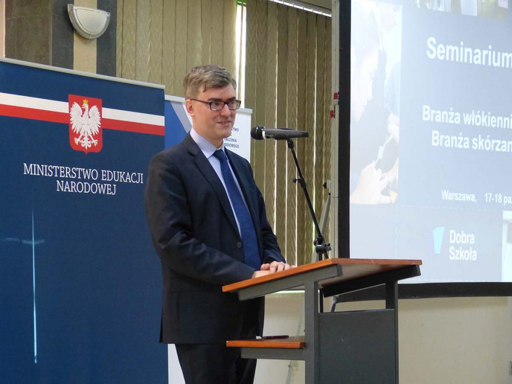 Prelekcja Piotra Bartosiaka - z-cy dyrektora DKZiU MEN