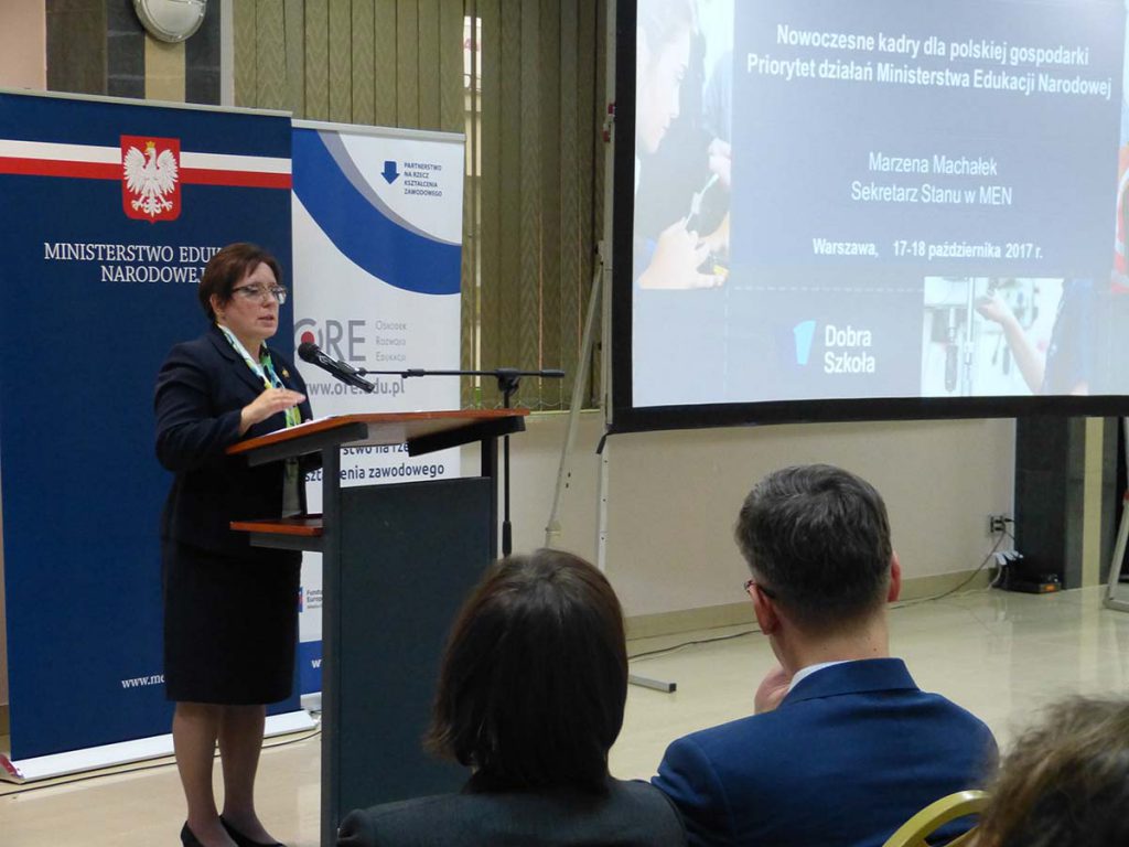 prezentacja Urszuli Martynowicz - dyrektor DSWM MEN