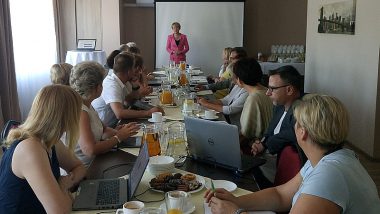 Wrześniowe spotkanie Miejskiej Grupy Doświadczeń. Wystąpienie Wiceprezydent Bydgoszczy odpowiedzialnej za realizacje zadań oświatowych – Pani Iwony Waszkiewicz