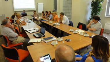 Dyskusja nad potrzebami JST w zakresie wspomagania szkół pod kątem skuteczności w rozwijaniu kompetencji kluczowych uczniów. Spotkanie Miejskiej Grupy Wymiany Doświadczeń w Kielcach w czerwcu 2016r.